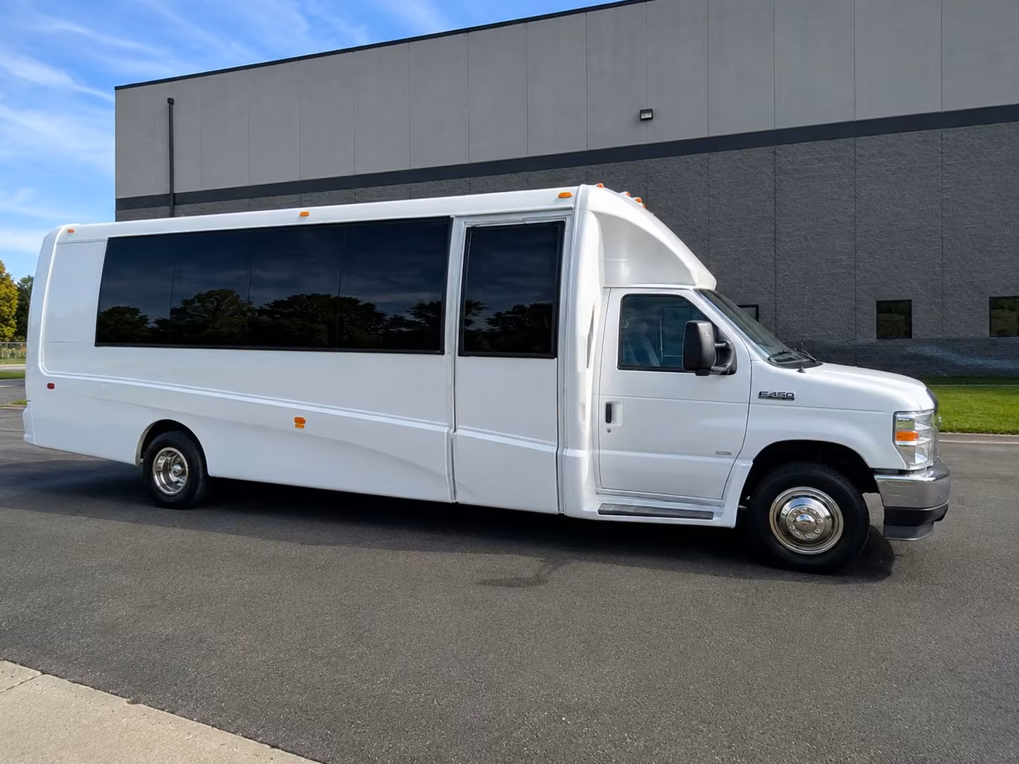 15 passenger minibus