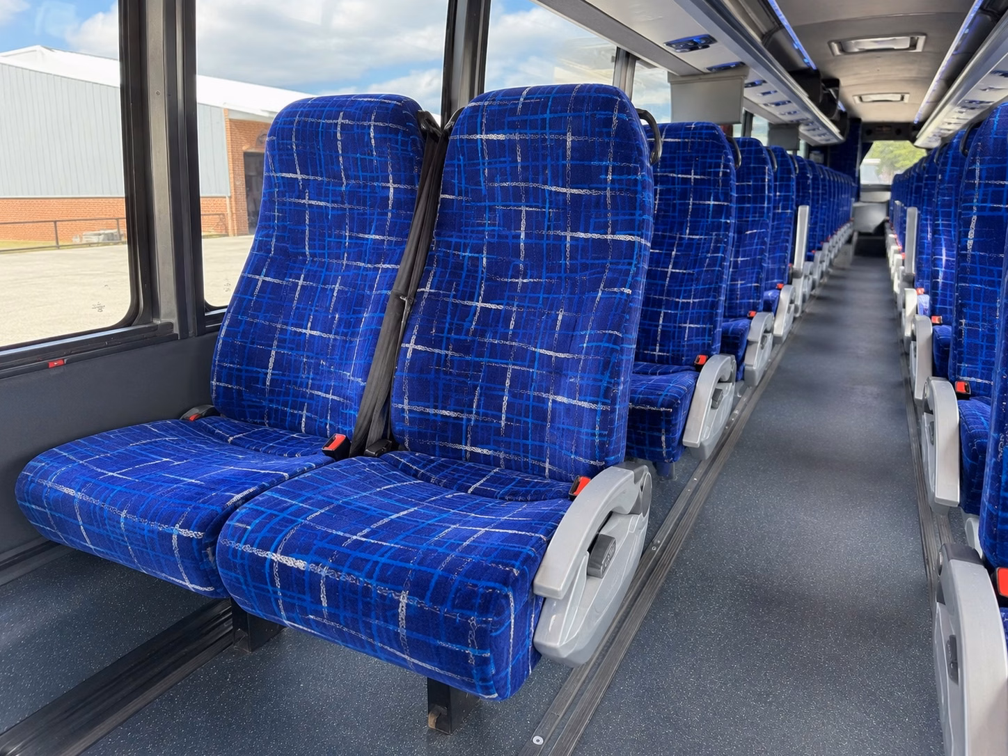 shuttle buses for abilene wedding venue transportation